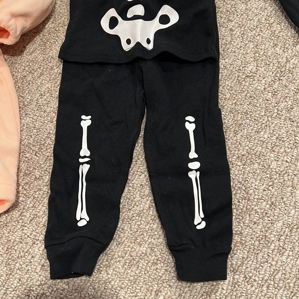 Halloween costume / pajama set, size 6-9 months, EUC! Puppy dog, skeleton! - Picture 4 of 4